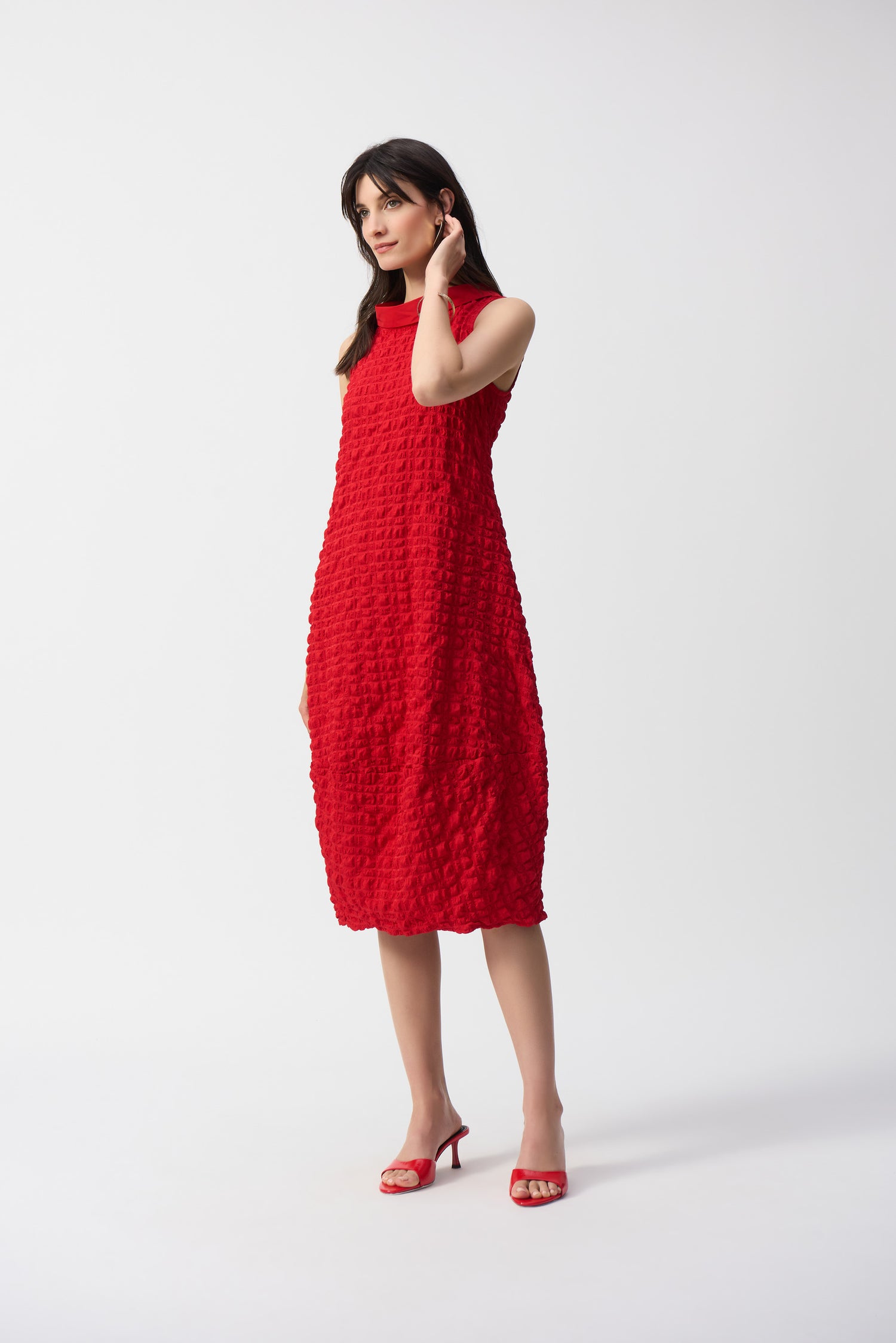 Textured Woven Sleeveless Cocoon Dress