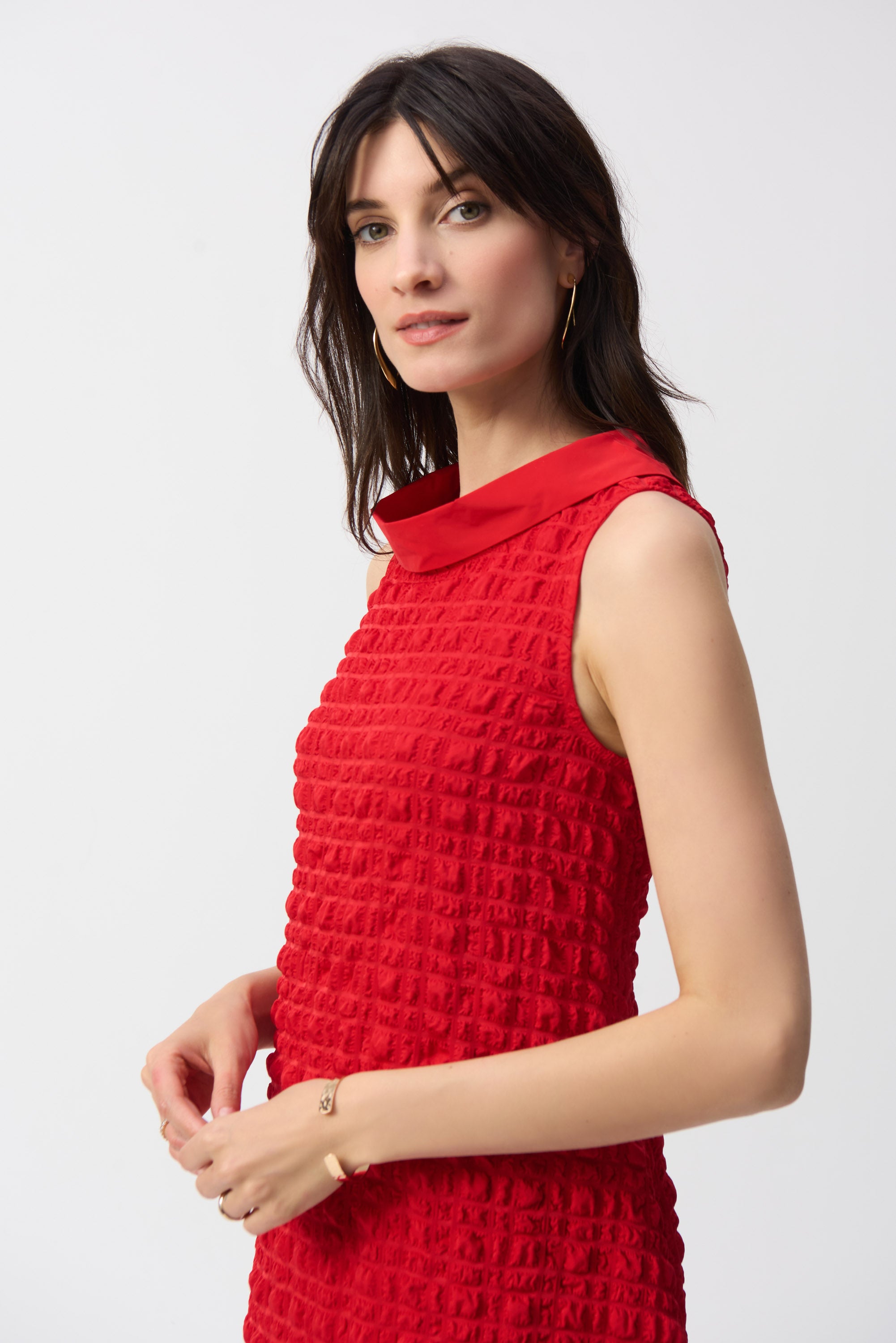 Textured Woven Sleeveless Cocoon Dress