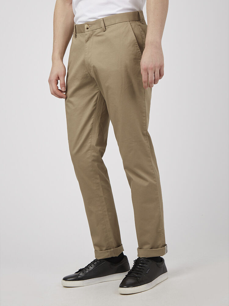 Slim Fit Chino